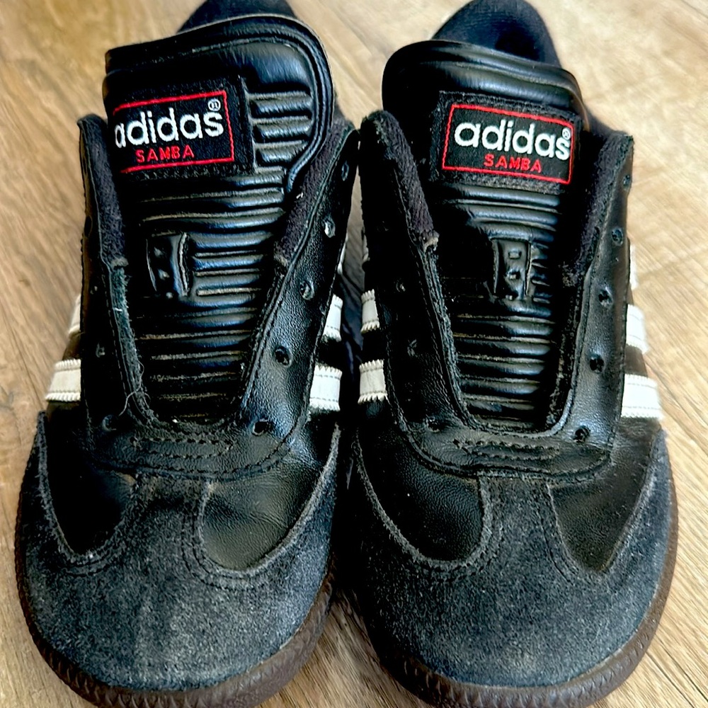 Little kids black sambas size 13 1/2